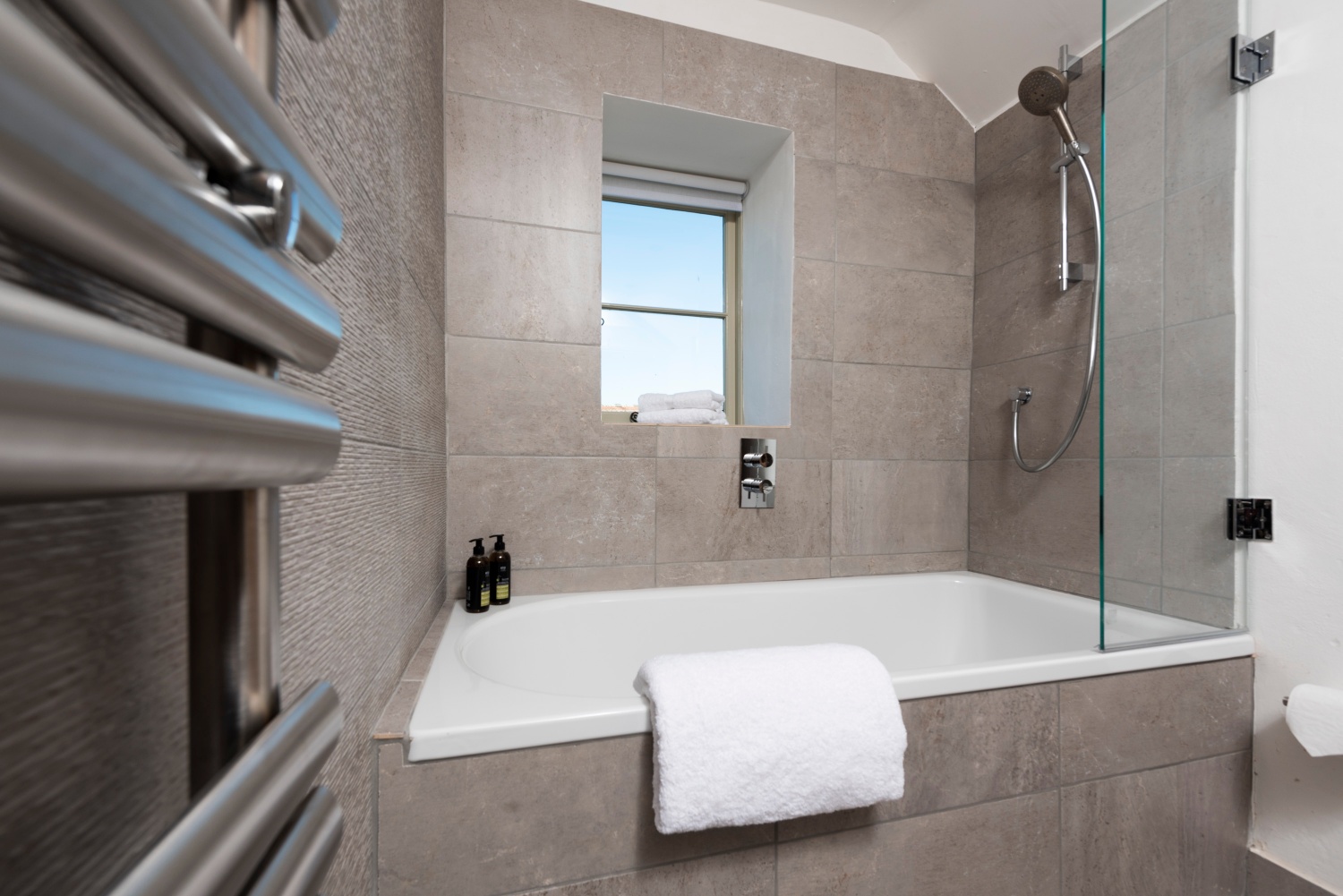 Jacks-Barn-Bathroom.jpg