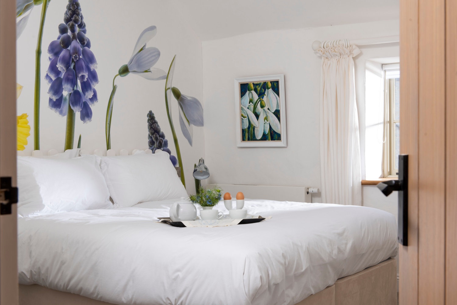 Jacks-Barn-Flower-Bedroom.jpg